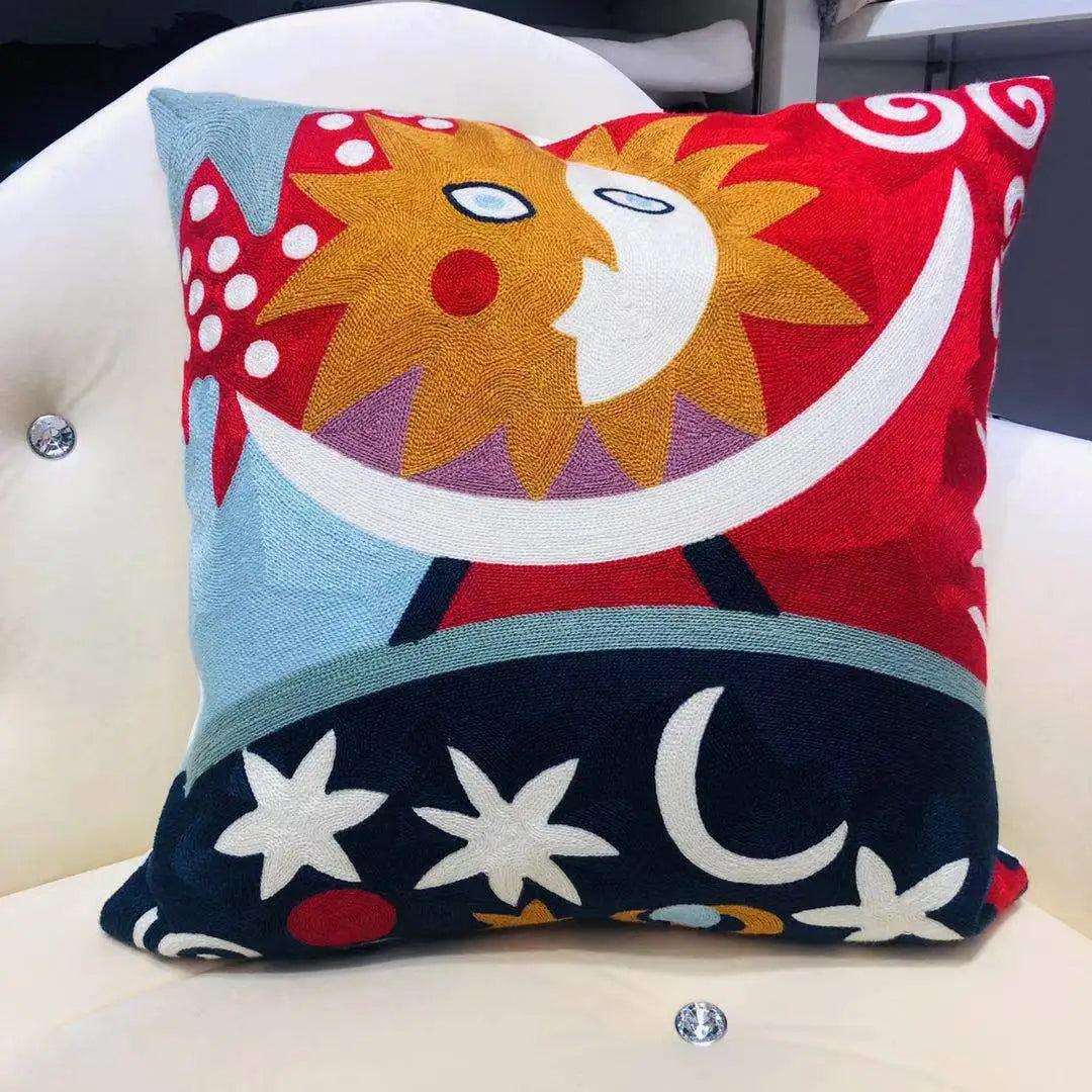 Finni's De Cojin Picasso Abstract Embroidered Pillow Cover